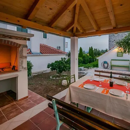 House Mia *